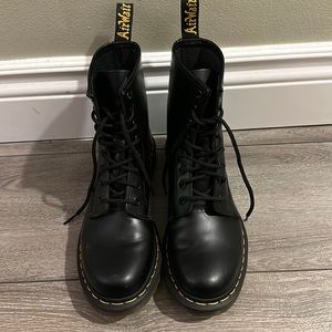 Dr. Martens 1460 8-Eye Boot Black